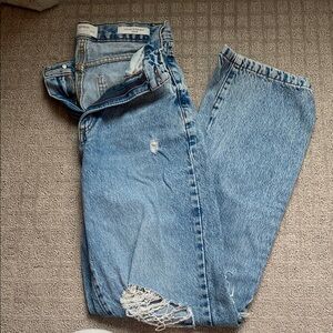 Cotton On Women’s Loose Straight Distressed Blue Jeans Size 2